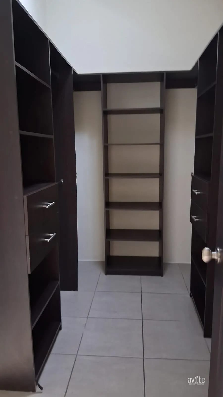 Condado Naranjo, casa Solana de construcción reciente en venta. Santa Natalia, dentro de Alameda Norte — Casa en Venta en Condado Naranjo, Zona 4 Mixco, Guatemala, Ciudad — foto 11 de 17