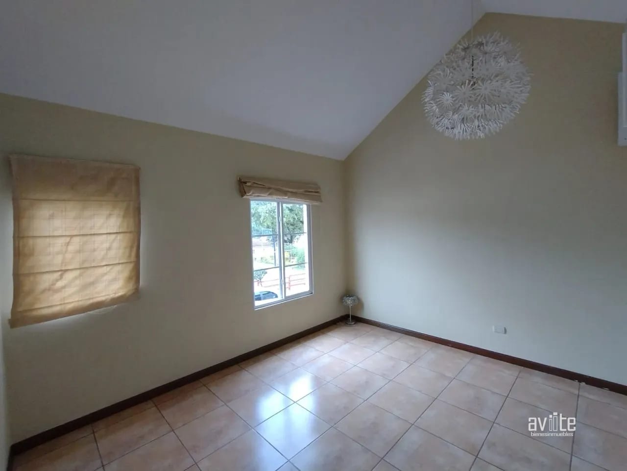 Condado Naranjo, casa Alambra en venta Q2,750,000 — Casa en Venta en Condado Naranjo, Zona 4 Mixco, Guatemala, Ciudad — foto 3 de 13