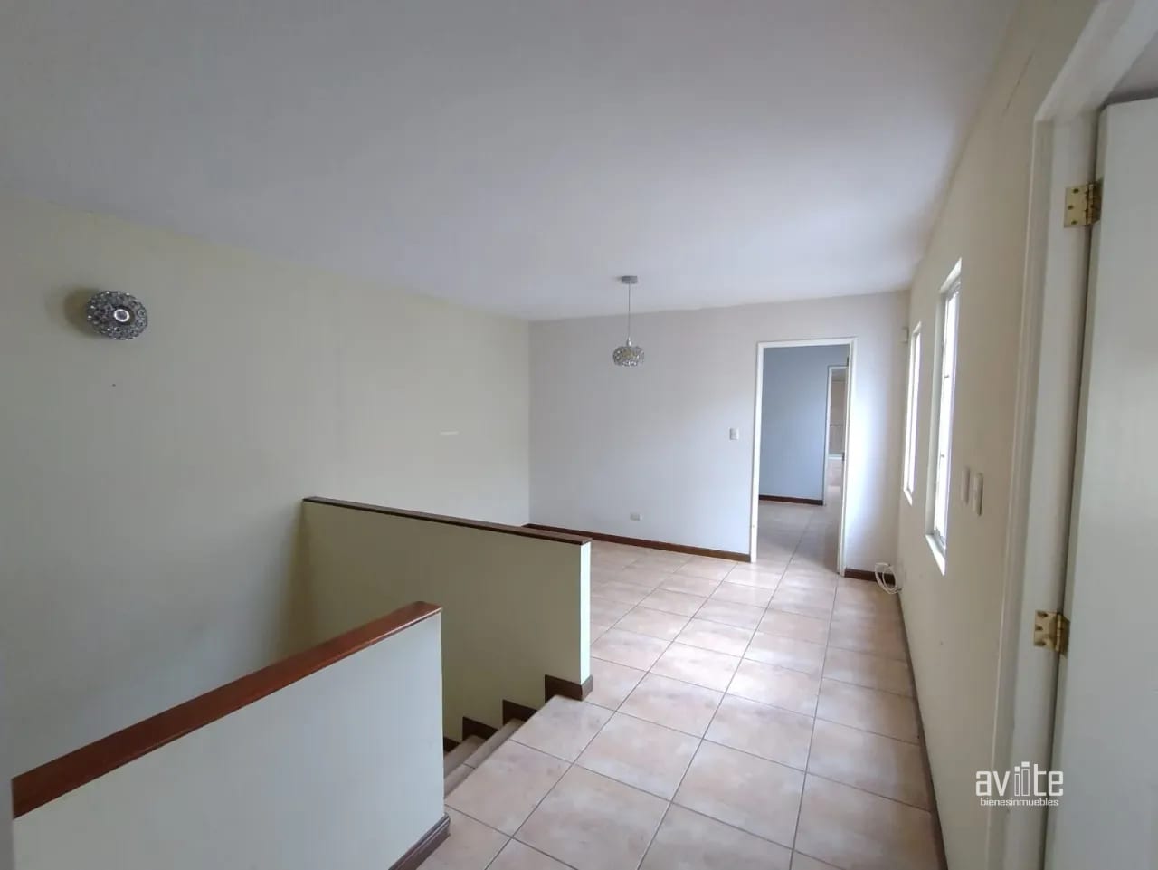 Condado Naranjo, casa Alambra en venta Q2,750,000 — Casa en Venta en Condado Naranjo, Zona 4 Mixco, Guatemala, Ciudad — foto 6 de 13