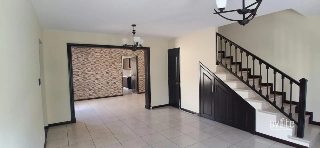 CONDADO NARANJO, Casa Navarra en alquiler Q9,500 — Casa en Alquiler en Condado Naranjo, Zona 4 Mixco, Guatemala, Ciudad — foto 2 de 10