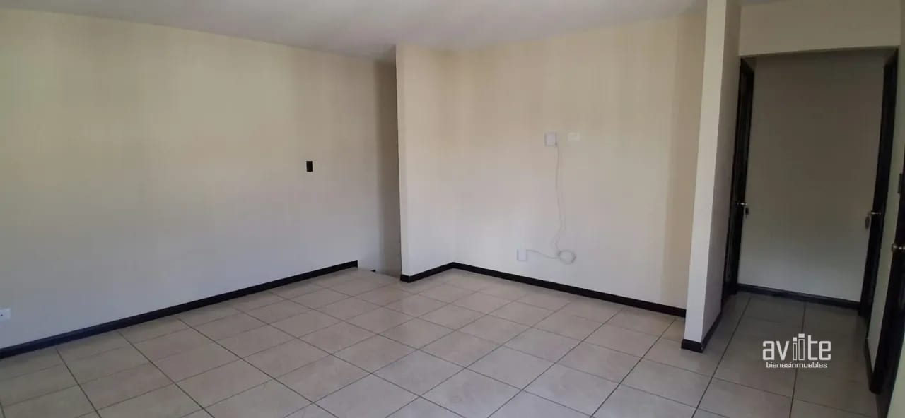 CONDADO NARANJO, Casa Navarra en alquiler Q9,500 — Casa en Alquiler en Condado Naranjo, Zona 4 Mixco, Guatemala, Ciudad — foto 6 de 10