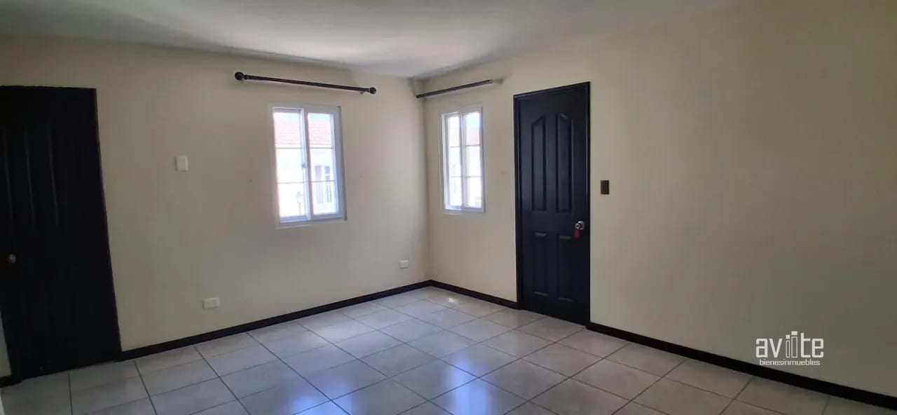 CONDADO NARANJO, Casa Navarra en alquiler Q9,500 — Casa en Alquiler en Condado Naranjo, Zona 4 Mixco, Guatemala, Ciudad — foto 7 de 10