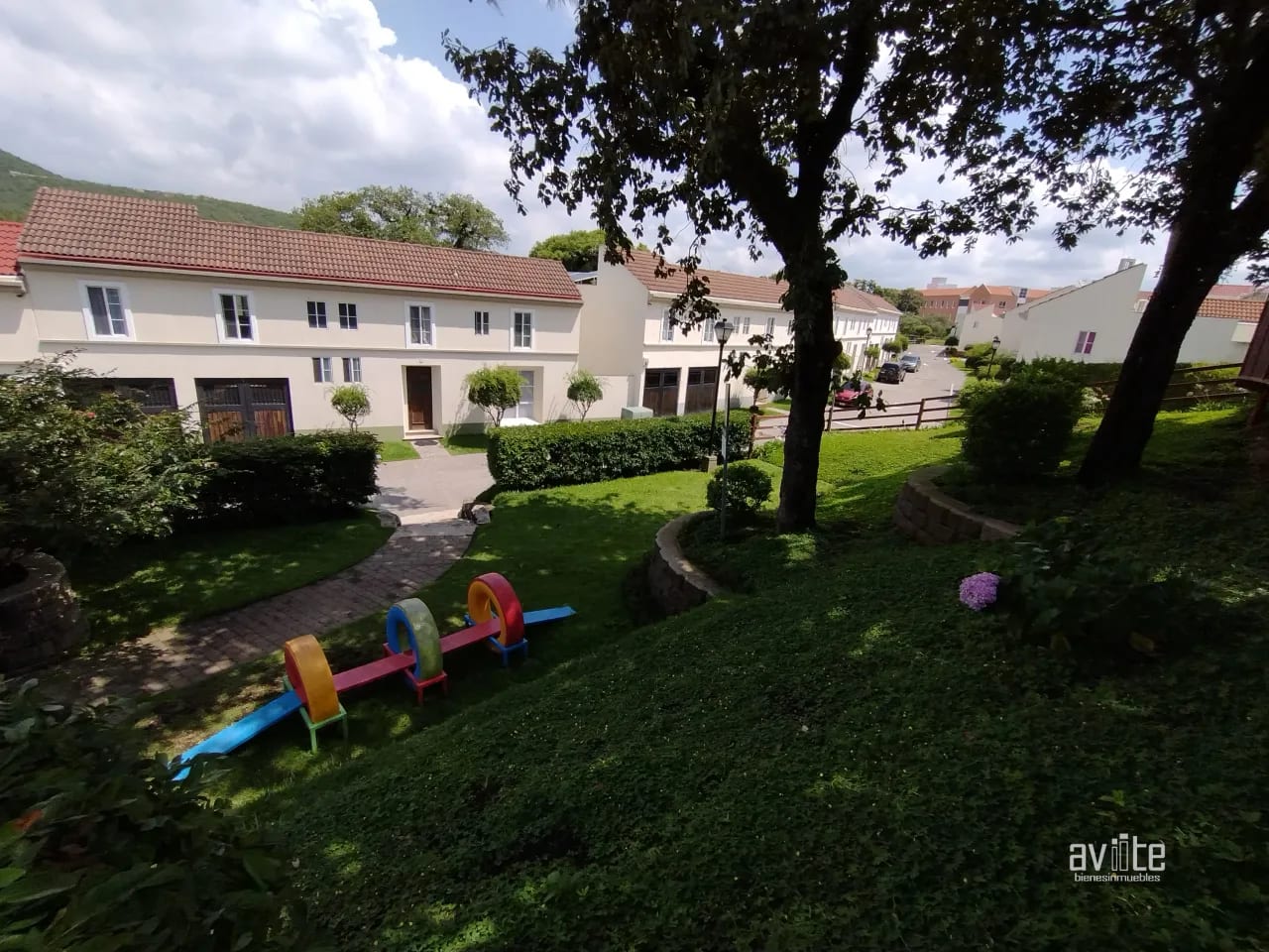 Condado Naranjo, casa Alambra en venta Q2,750,000 — Casa en Venta en Condado Naranjo, Zona 4 Mixco, Guatemala, Ciudad — foto 1 de 13