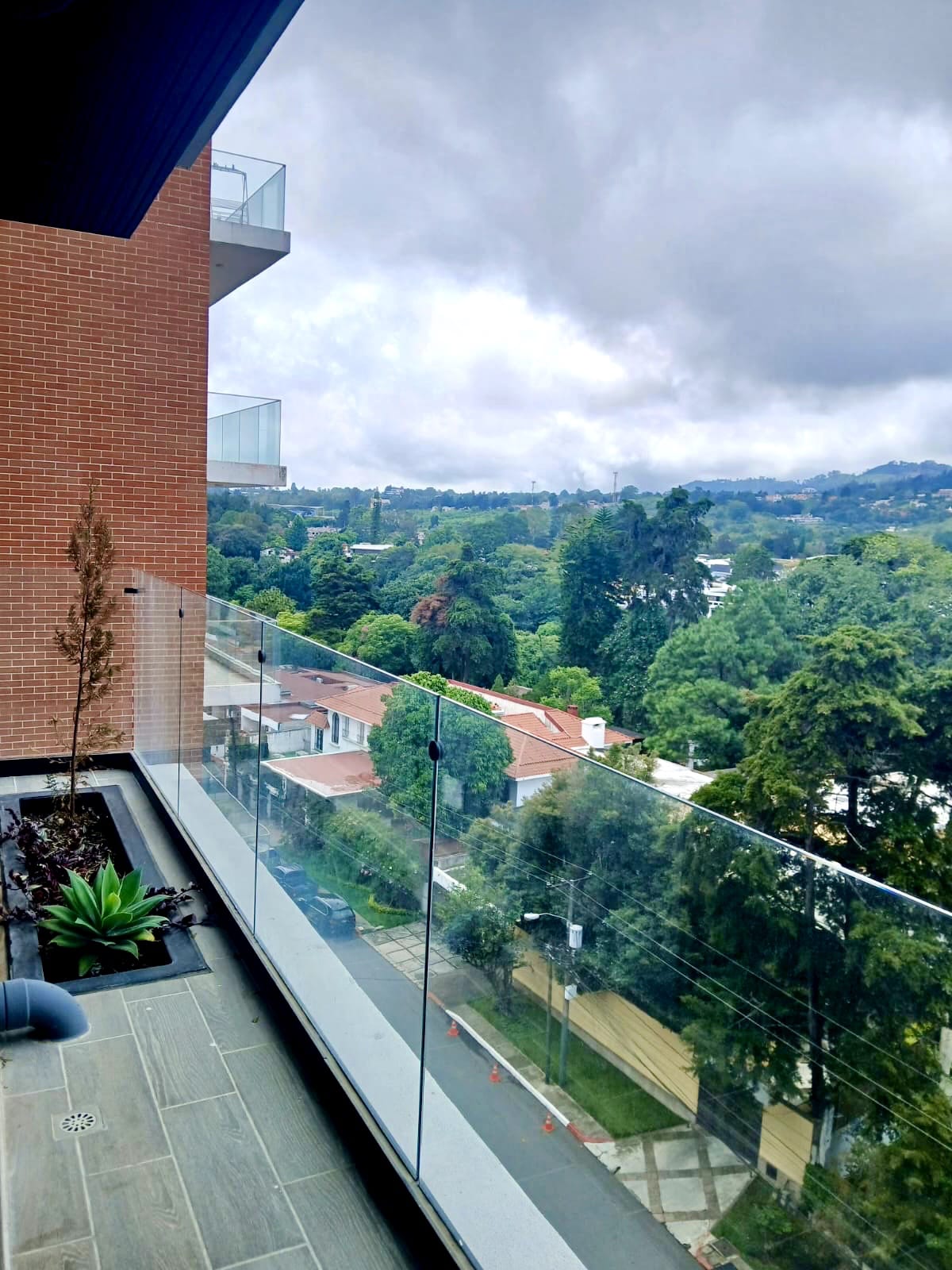 Apartamento con Vista Verde Zona 15 — Apartamento en Alquiler en Zona 15, Guatemala, Ciudad — foto 5 de 10
