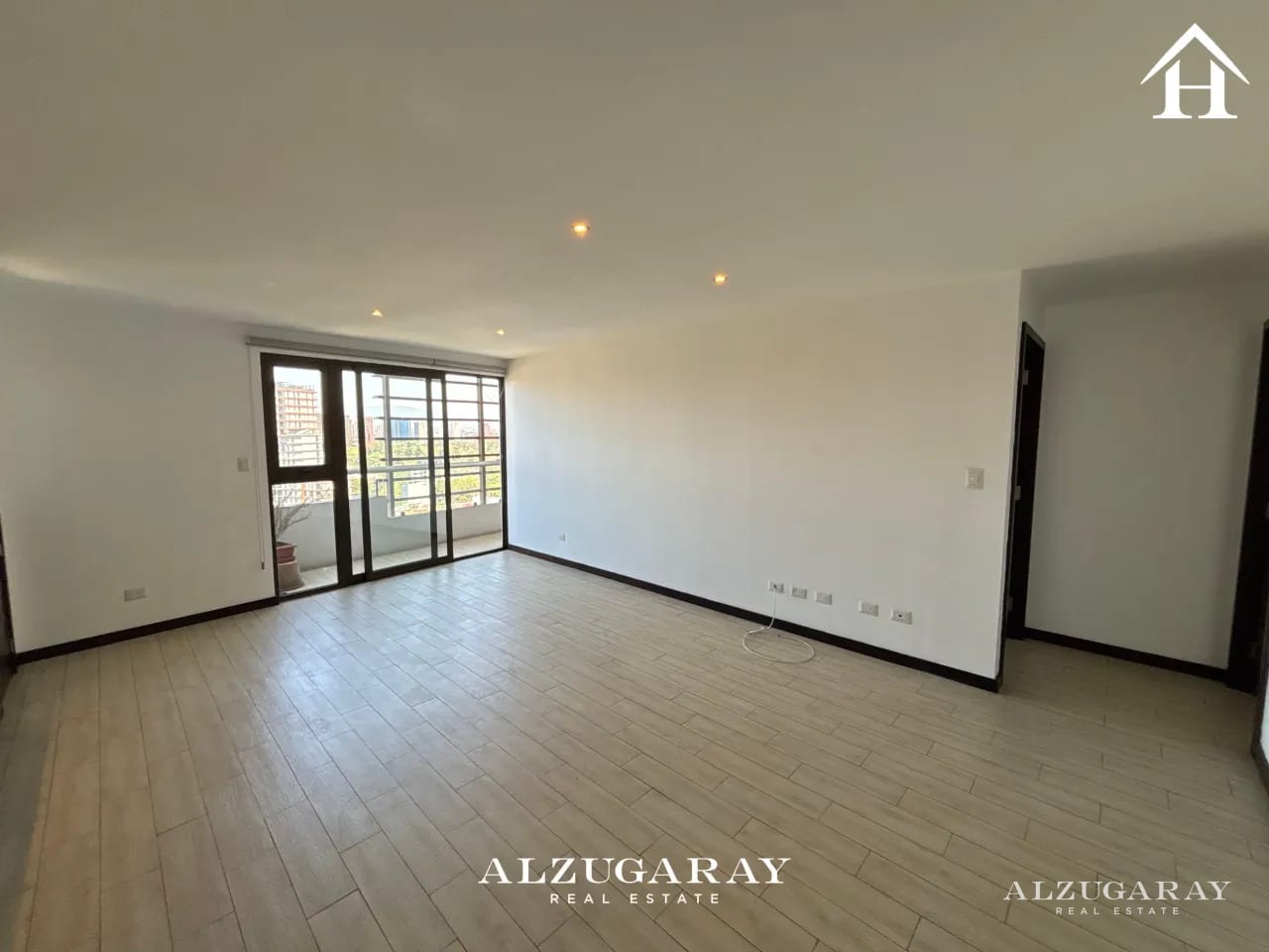 APTO AMPLIO C/ VISTA -2 HAB / TORRE 360, Z. 15 — Apartamento en Venta en Torre 360°, Zona 15, Guatemala, Ciudad — foto 2 de 10