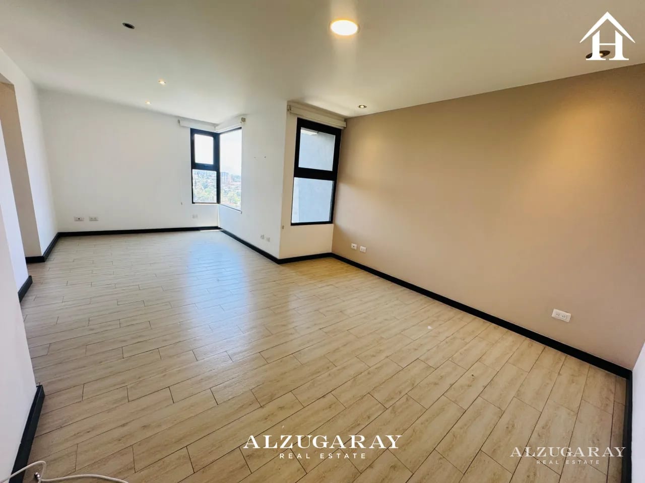 APTO. NIVEL ALTO C/BALCÓN -2 HAB. / EDIFICIO ZONA 15 — Apartamento en Venta en Zona 15, Guatemala, Ciudad — foto 6 de 13