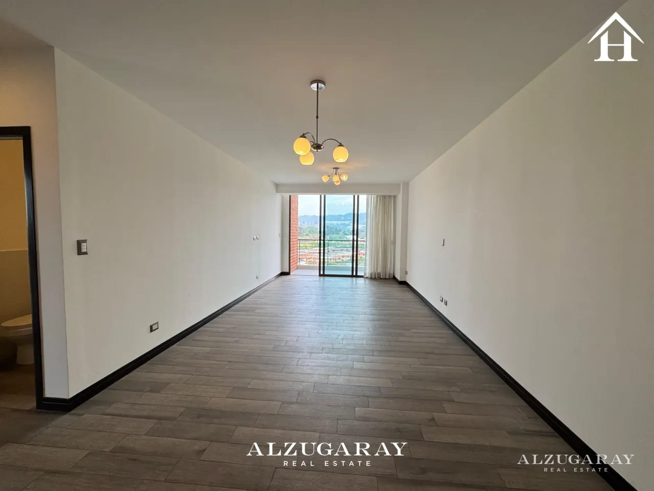 APTO. NIVEL ALTO C/ BALCÓN -3 HAB. /SAN ISIDRO 2021 Z.16 — Apartamento en Venta en Zona 16, Guatemala, Ciudad — foto 2 de 11