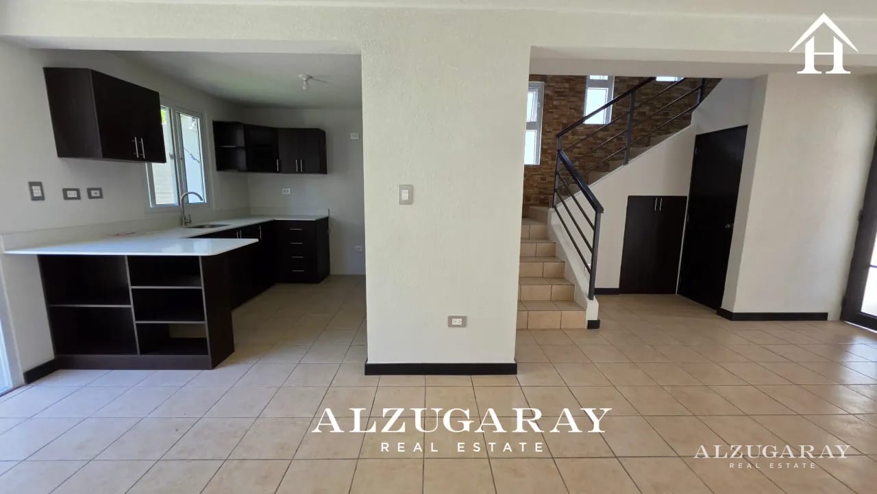 CASA 2 NIVELES CON JARDÍN -3 HAB. / RUTA A STA. ELENA BARILLAS — Apartamento en Alquiler en Villa Canales, Guatemala, Ciudad — foto 4 de 8