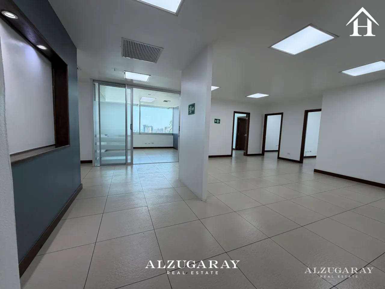 OFICINA AMPLIA ZONA 15 -200 M2 / EDIFICIO AVANTE — Oficina en Alquiler en Avante, Zona 15, Guatemala, Ciudad — foto 1 de 12