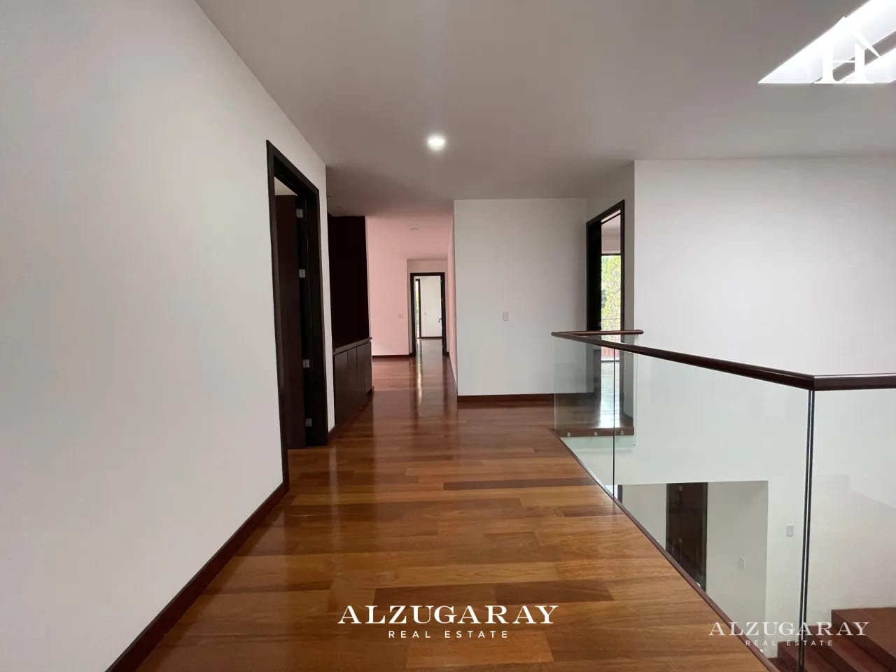 CASA GRANDE C/ JARDÍN Y PÉRGOLA - 4 HAB / CONDADO CONCEPCIÓN CAES — Casa en Alquiler en Pradera Concepción, Carretera a El Salvador, Guatemala, Ciudad — foto 9 de 15
