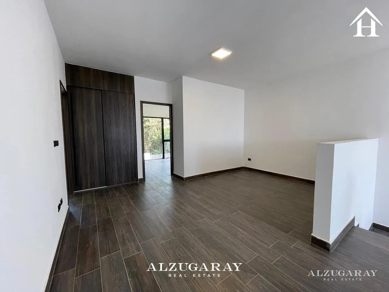 Casa Moderna para Estrenar - 5 Hab / Carr. Sta Elena Barillas — Casa en Venta en Santa Elena Barillas, Guatemala, Ciudad — foto 9 de 11