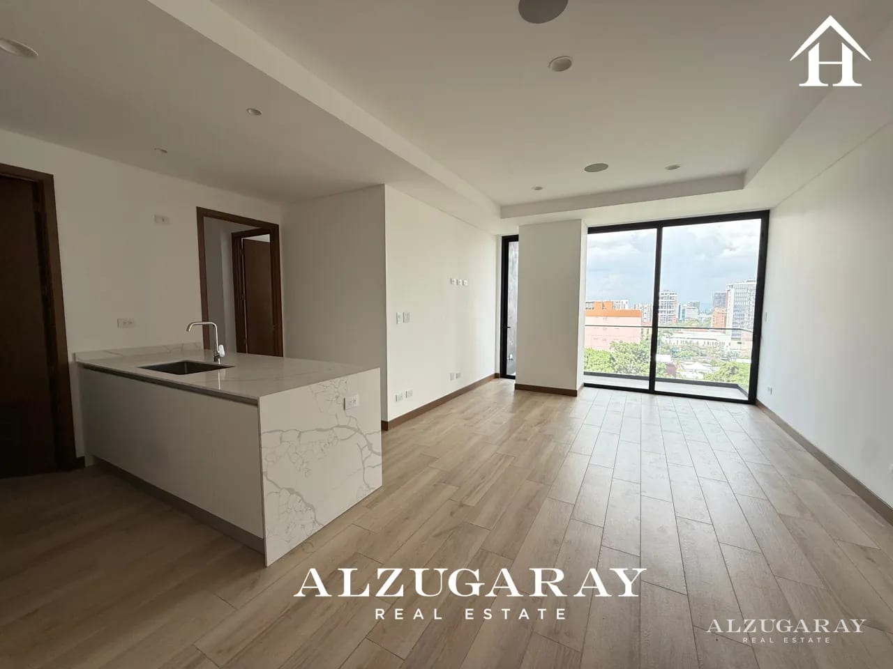 Apartamento en Renta | 3 Hab. | Ferre Diez Z.10 — Apartamento en Alquiler en Ferré Diez, Zona 10, Guatemala, Ciudad — foto 2 de 11