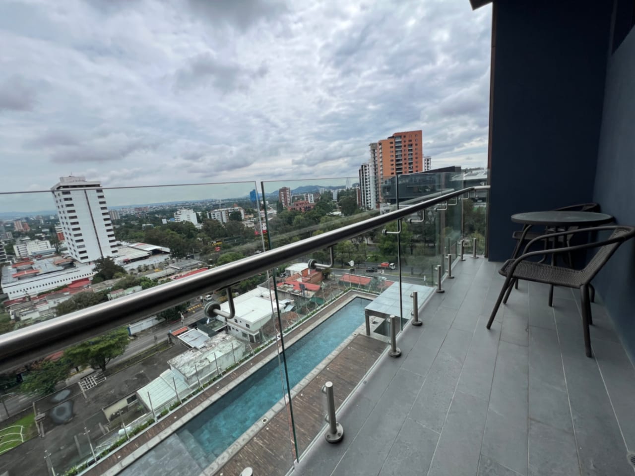 Apartamento Renta Zona 15 Vista Hermosa 2, Edificio Vhista , 2 Dormitorios , 2,5 Baños, 135 MTS2 $1,500 Linda Vista (no Se Aceptan Mascotas) — Apartamento en Alquiler en Vista Hermosa II, Zona 15, Guatemala, Ciudad — foto 4 de 10