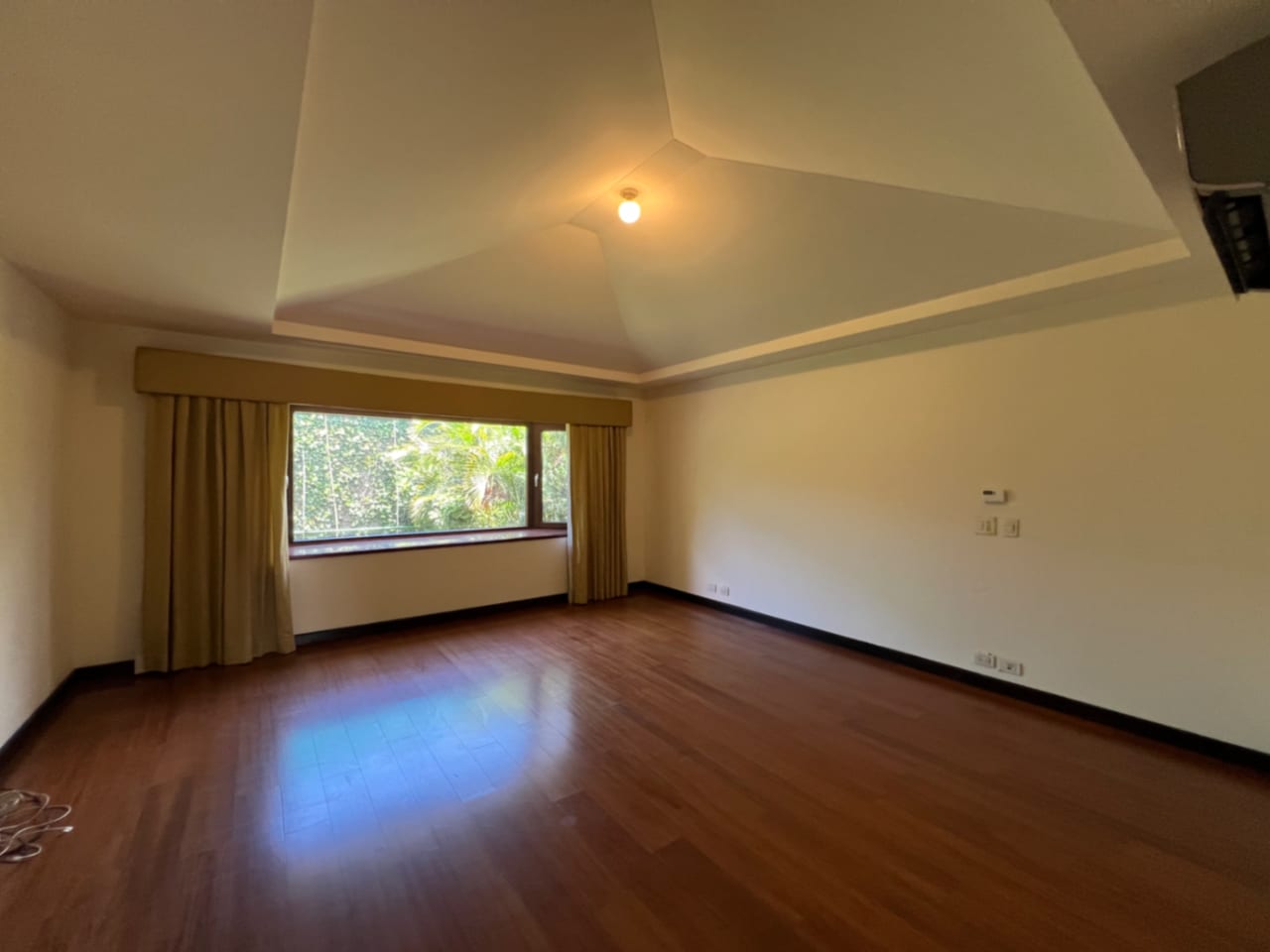 Casa Renta Condominio Exclusivo la Joya Zona 10, 430 MTS2, 4 Dormitorios $4,500 Dólares Más Iva — Casa en Alquiler en Zona 10, Guatemala, Ciudad — foto 15 de 17
