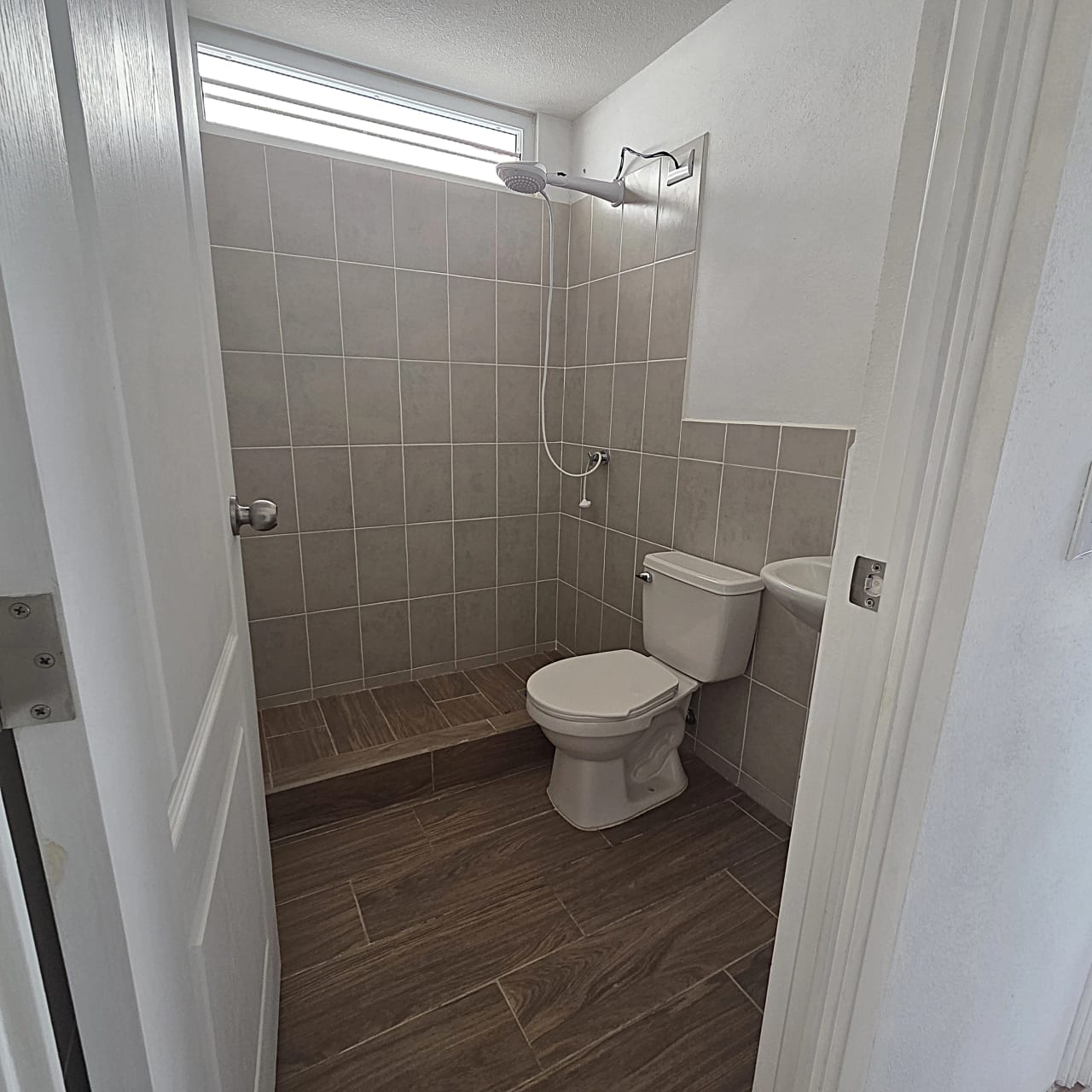 Casa Nueva en Venta, Km. 25 Carretera a El Salvador — Casa en Venta en Carretera a El Salvador, Guatemala, Ciudad — foto 9 de 17