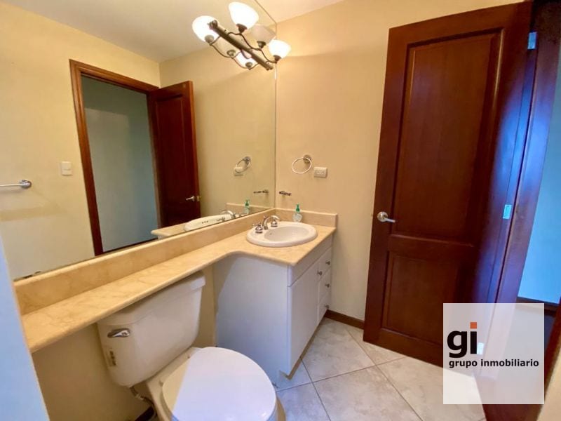Apartamento en alquiler zona 10, 2 dormitorios + cuarto de servicio — Apartamento en Alquiler en Zona 10, Guatemala, Ciudad — foto 10 de 10