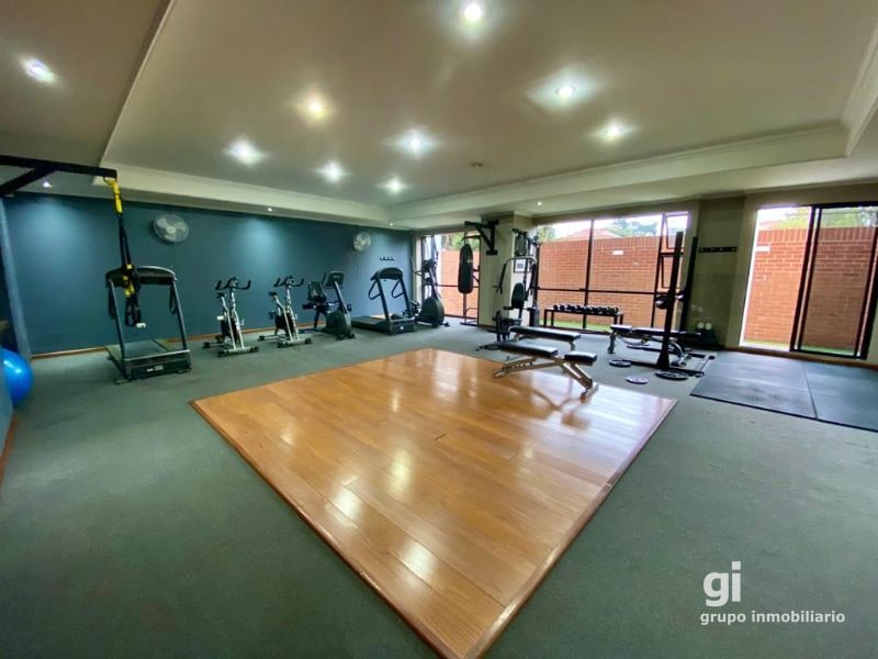 Apartamento en alquiler zona 10, 2 dormitorios + cuarto de servicio - 2