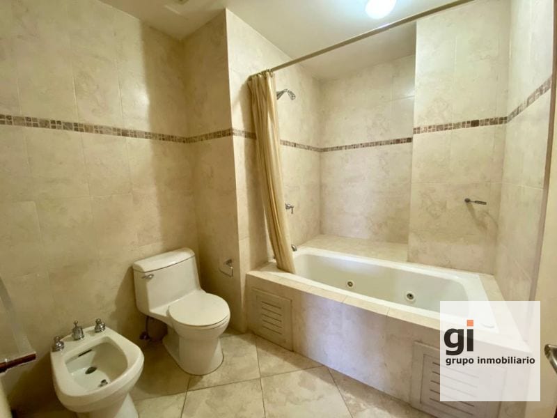 Apartamento en alquiler zona 10, 2 dormitorios + cuarto de servicio — Apartamento en Alquiler en Zona 10, Guatemala, Ciudad — foto 5 de 10