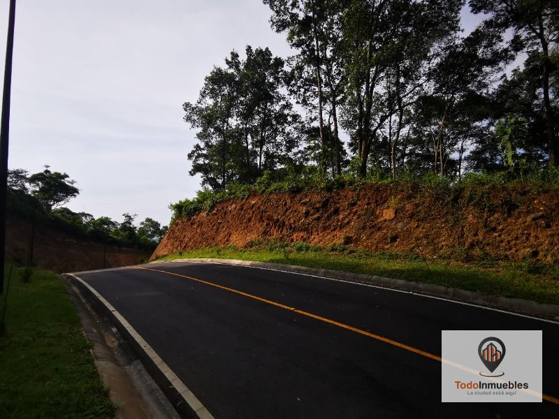 Terreno en Venta en El Pulté Golf - 3