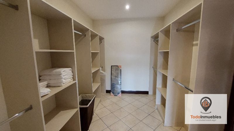 Apartamento de 198 m2 en venta en Milenia — Apartamento en Venta en Milenia, Zona 10, Guatemala, Ciudad — foto 7 de 13