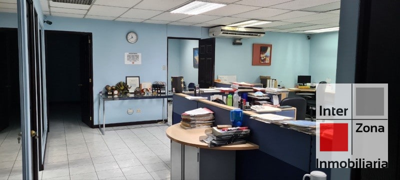 Venta de oficina sobre Avenida Las Américas, Zona 9 - 8