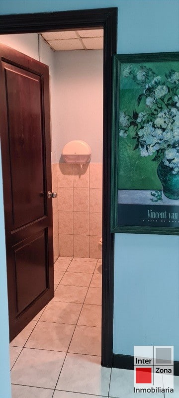 Venta de oficina sobre Avenida Las Américas, Zona 9 - 7