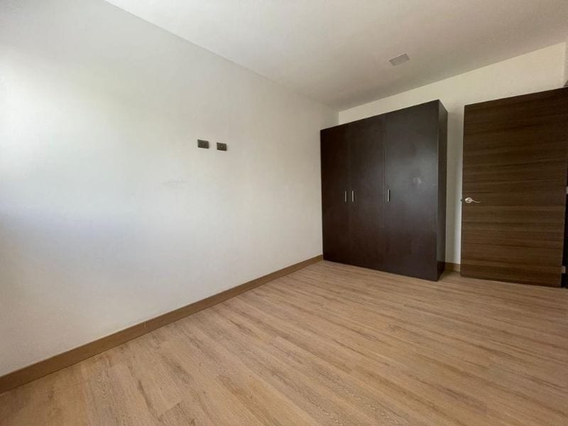 MODERNA CASA EN VENTA | ZONA 15, Colonia La Isla — Casa en Venta en El Maestro II, Zona 15, Guatemala, Ciudad — foto 3 de 17