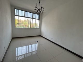 Propiedad en renta km 8 CES Edificio de 1000 metros con 2 niveles — Edificio en Alquiler en Carretera a El Salvador, Guatemala, Ciudad — miniatura 9 de 15