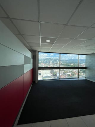 Oficina en venta o renta edificio Torino — Oficina en Venta en Zona 10, Guatemala, Ciudad — miniatura 3 de 12