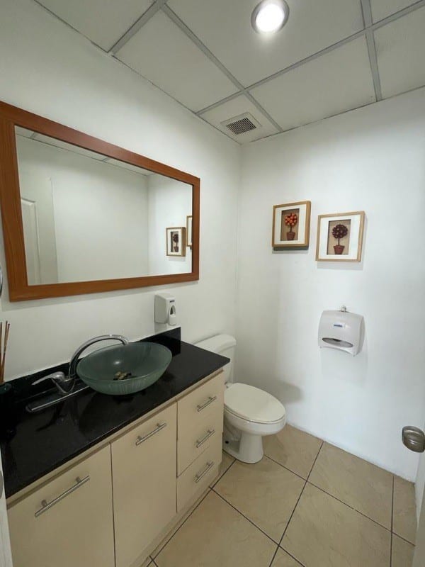 Oficina en venta o renta edificio Torino — Oficina en Venta en Zona 10, Guatemala, Ciudad — foto 12 de 12