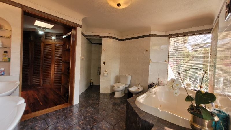 VENDO PROPIEDAD EN CARRETERA INTERAMERICANA — Casa en Venta en Zona 8 Mixco, Guatemala, Ciudad — foto 7 de 16