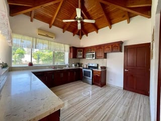 Chalet Likin — Casa vacacional en Alquiler en Likin, Puerto Quetzal, Escuintla — miniatura 7 de 11