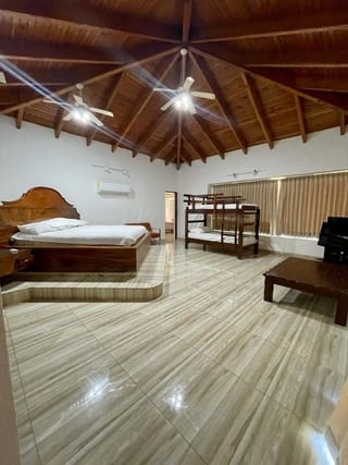 Chalet Likin — Casa vacacional en Alquiler en Likin, Puerto Quetzal, Escuintla — miniatura 1 de 11