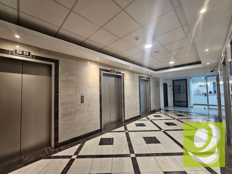 ALQUILO OFICINA EN ZONA 14 EUROPLAZA - 7