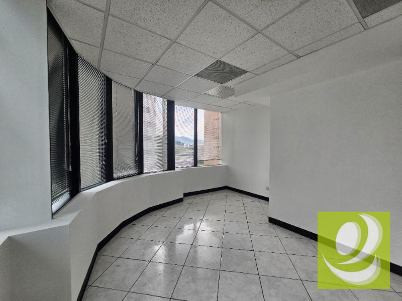 ALQUILO OFICINA EN ZONA 14 EUROPLAZA — Oficina en Alquiler en Zona 14, Guatemala, Ciudad — foto 5 de 11