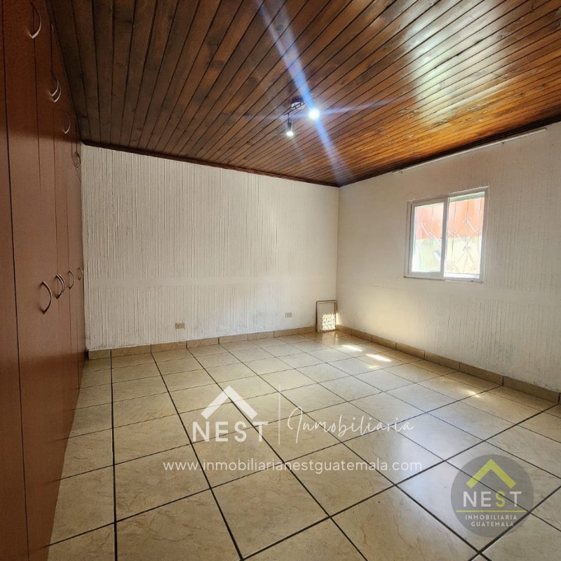Casa de un nivel, 3 habitaciones y 3 parqueos en renta | SAN LUCAS - Choacorral. - 11