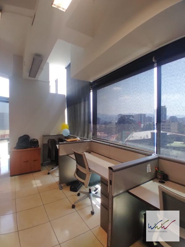 Oficina de 115m2 en Design Center, Zona 10  - 8
