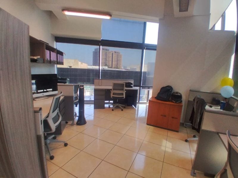 Oficina de 115m2 en Design Center, Zona 10 — Oficina en Alquiler en Zona 10, Guatemala, Ciudad — foto 8 de 8
