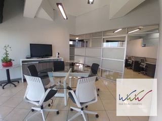 Oficina de 115m2 en Design Center, Zona 10  — Oficina en Alquiler en Zona 10, Guatemala, Ciudad — miniatura 4 de 8