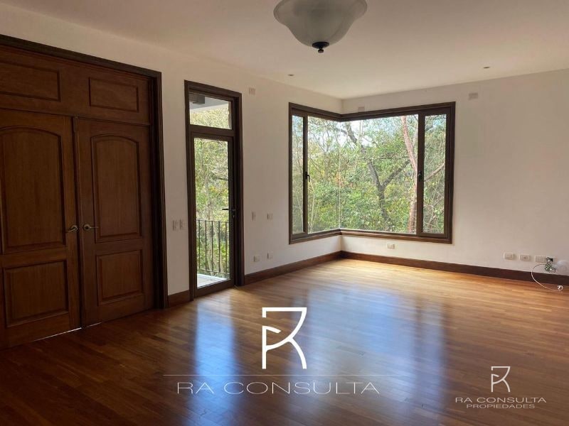 Venta Linda Casa en Encinos de Cayala Zona 16 - 5