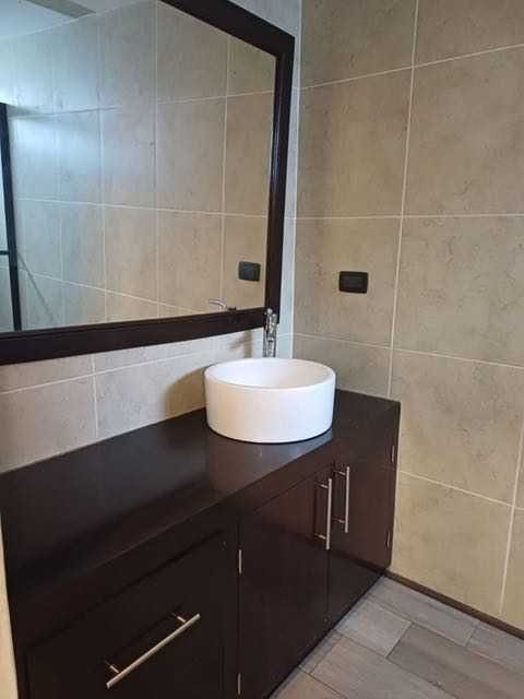 VENTA DE APARTAMENTO EN KM 17 CARRETERA A EL SALVADOR VILLA CLARITA REMODELADO. — Apartamento en Venta en Carretera a El Salvador, Guatemala, Ciudad — foto 4 de 9