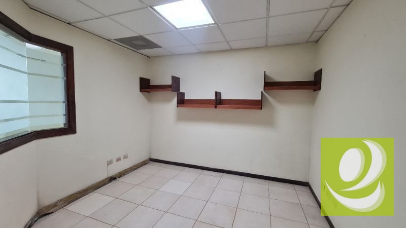 OFICINA EN RENTA EN PASEO PLAZA ZONA 10 - 2