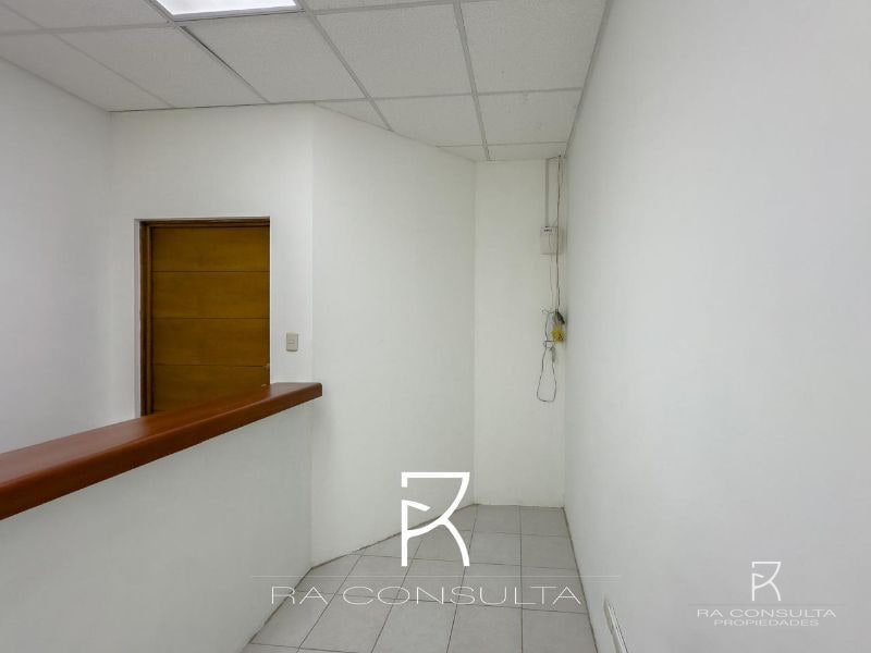 Ganga Oficina en Venta Zona Pradera Zona 10 - 2