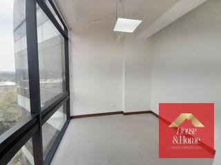 Venta de clínica en Carretera a El Salvador — Clínica en Venta en km 21-25, Carretera a El Salvador, Guatemala, Ciudad — miniatura 8 de 9
