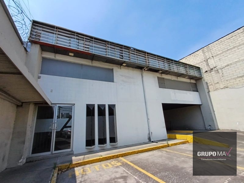 Casa Comercial Zona 6 - 8
