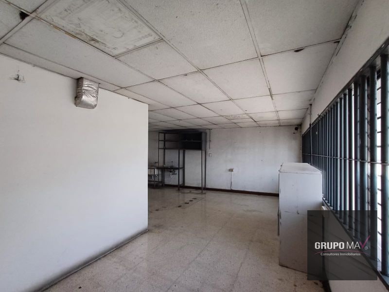 Casa Comercial Zona 6 - 7