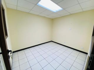 Oficina en Renta de 94 mts2 Zona 10 Entrada a Oakland  — Oficina en Alquiler en Zona 10, Guatemala, Ciudad — miniatura 2 de 6