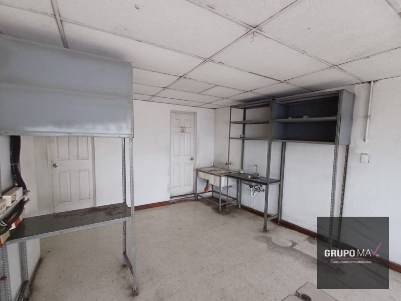 Casa Comercial Zona 6 - 9