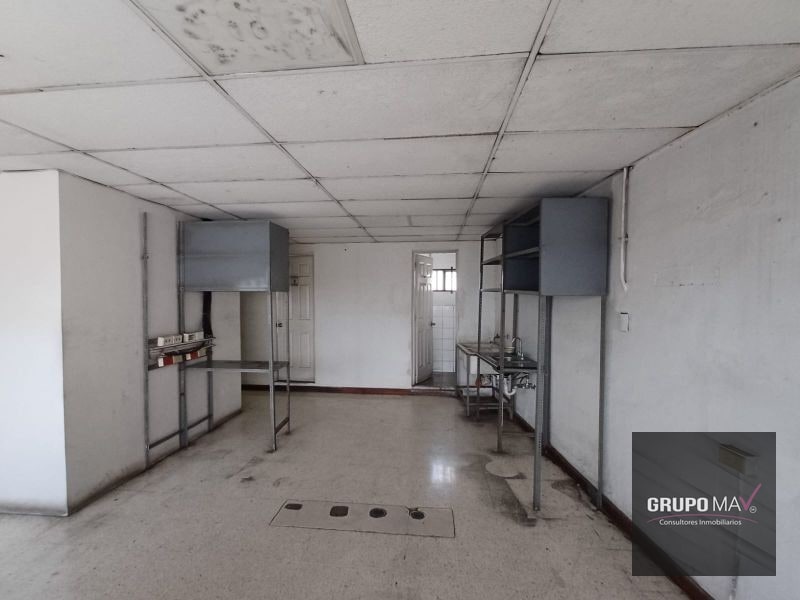 Casa Comercial Zona 6 - 11