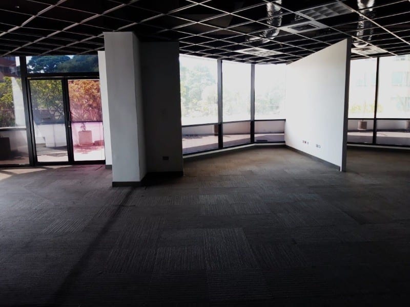 Oficina en renta ubicada en Murano Center zona 10 — Oficina en Alquiler en Murano Center, Zona 10, Guatemala, Ciudad — foto 10 de 11